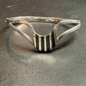 Vintage Sterling Silver Mexico Black Onyx Inlay Hinged Bangle 6 3/4" 23.1g